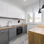 וילה Jolanda
